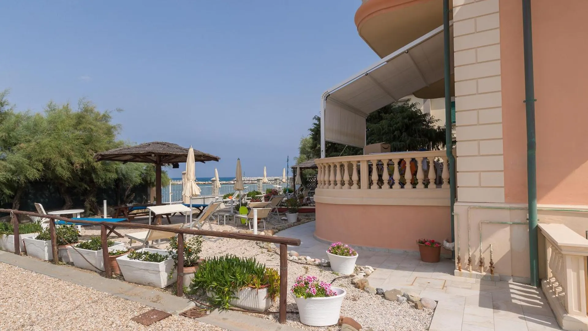 Villa Corallo Sofia San Vincenzo Italy